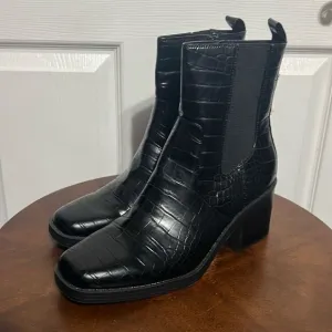 🔥🔥 Bleecker &amp; Bond Leather Croc Square Toe Boots - Women Sz 11M - Worn Once!!!
