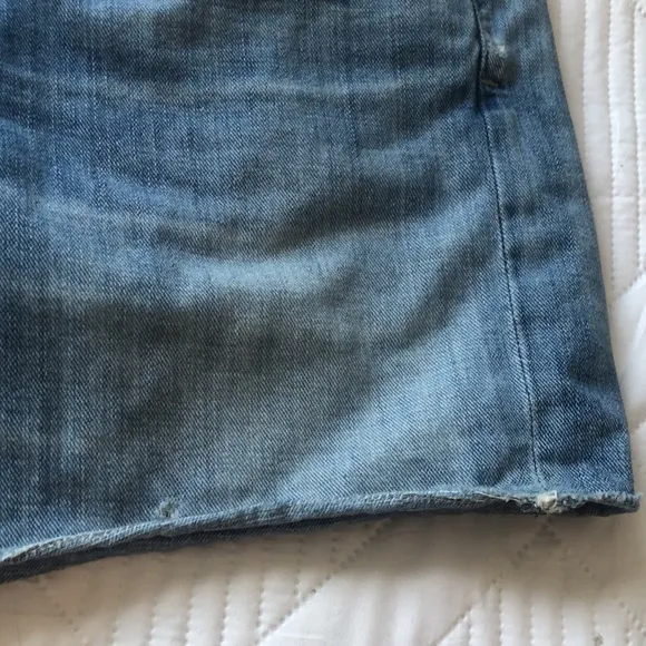 - Citizens of Humanity Shorts Size 25. 100% Cotton. Manufacture Distressin…