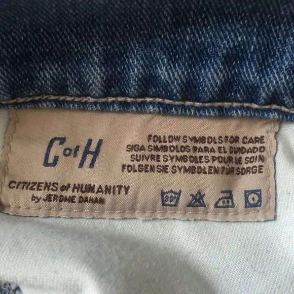 - Citizens of Humanity Shorts Size 25. 100% Cotton. Manufacture Distressin…
