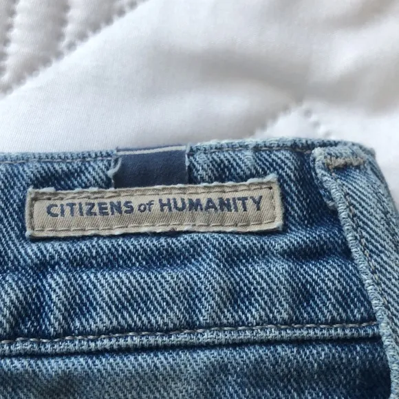 - Citizens of Humanity Shorts Size 25. 100% Cotton. Manufacture Distressin…