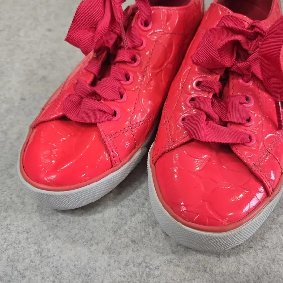 🐢 COACH Suzzy Patent Sneakers w/ ribbon laces. Super Cute! Size 8