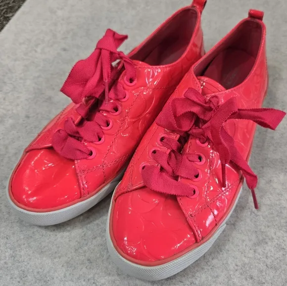 🐢 COACH Suzzy Patent Sneakers w/ ribbon laces. Super Cute! Size 8