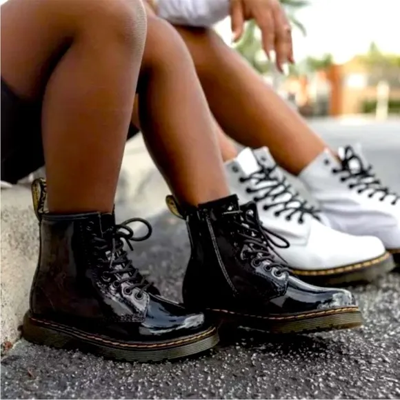 🆕 Dr. Martens JUNIOR 1460 Patent Leather Lace Up Boots Size 3 Black