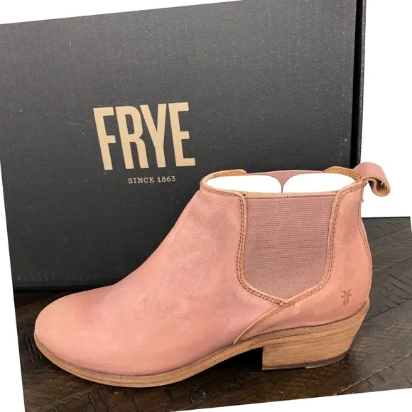 🆕 FRYE Carson Chelsea Ankle Boots Pale Blush Pink