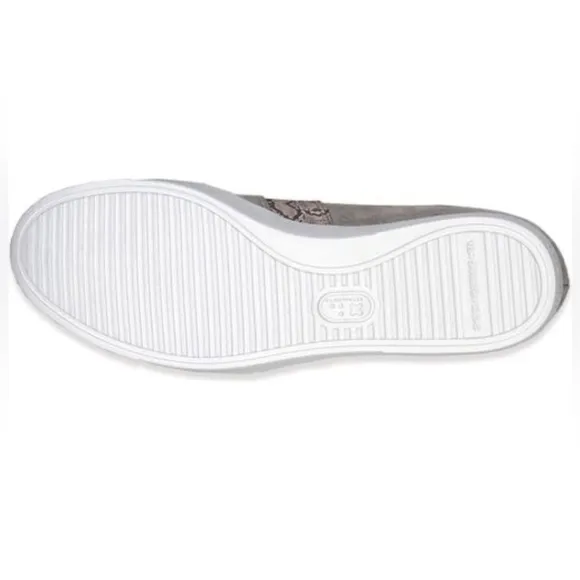 🐘 Munro Suede Slip-On Sneakers
