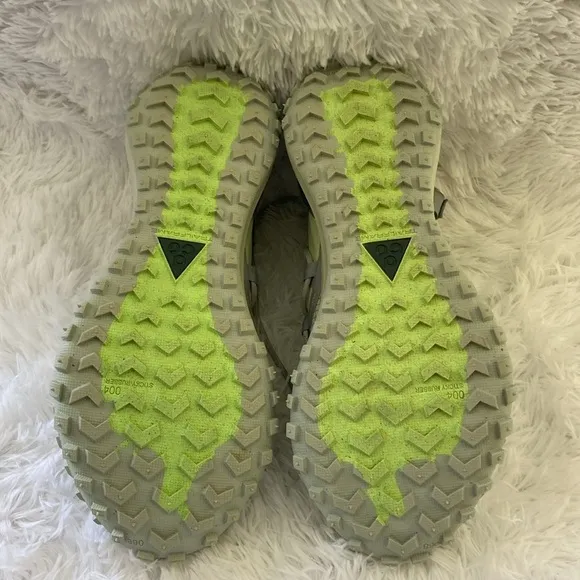 -Nike ACG Mountain Fly Low,Men’s Light Green/Grey,Short top Sneakers. Siz…