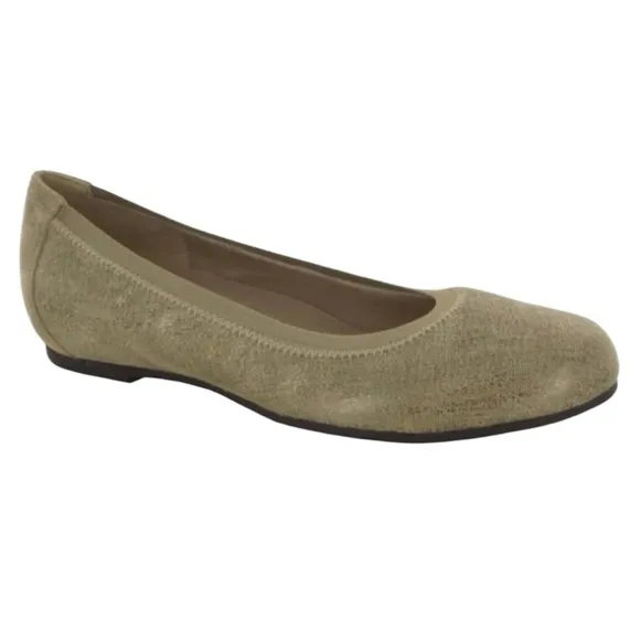 - NWOT Munro Ashlie Gold Shimmer Suede Leather Ballet Slippers Shoes 9.5N