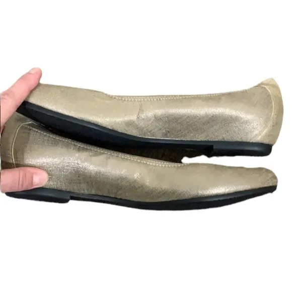 - NWOT Munro Ashlie Gold Shimmer Suede Leather Ballet Slippers Shoes 9.5N