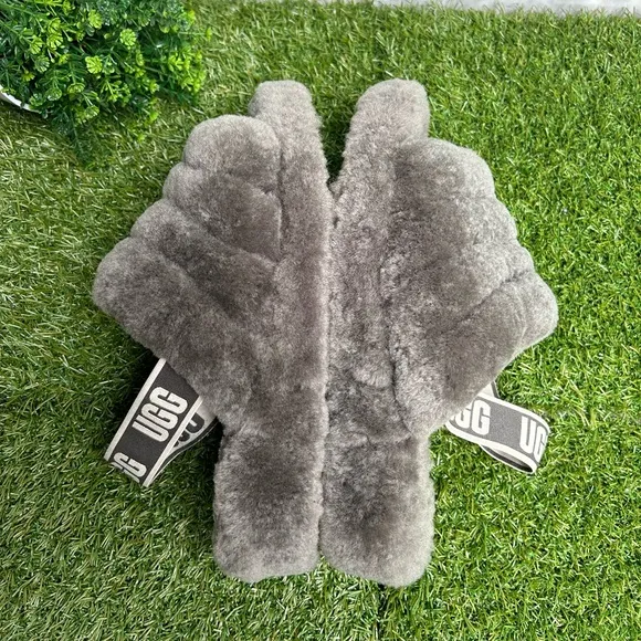 - UGG🔴Fluff yeah grey slippers 9