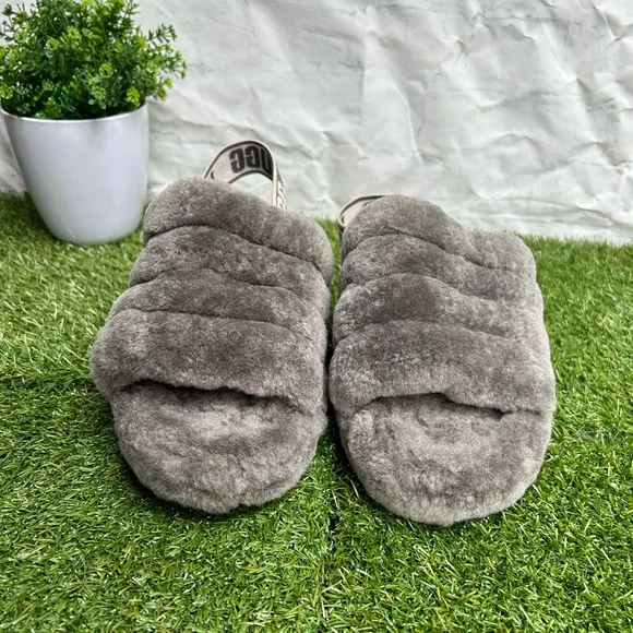 - UGG🔴Fluff yeah grey slippers 9