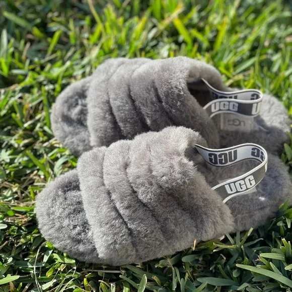 - UGG🔴Fluff yeah grey slippers 9