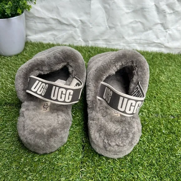 - UGG🔴Fluff yeah grey slippers 9