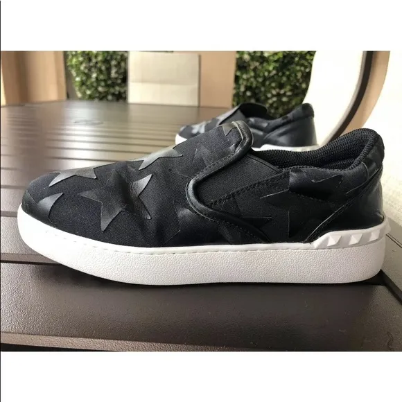 🔥 Valentino Garavani Slip-on Black Sneakers