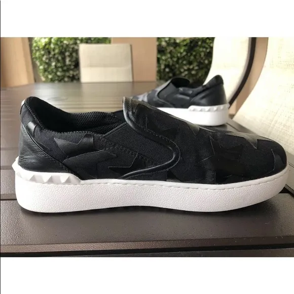 🔥 Valentino Garavani Slip-on Black Sneakers