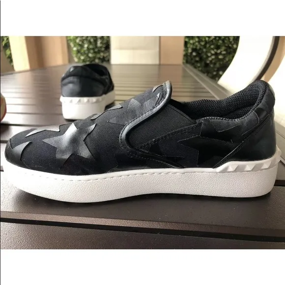 🔥 Valentino Garavani Slip-on Black Sneakers