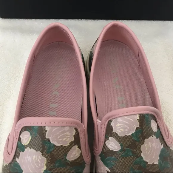 - Women’s 7.5 Coach Flowers Sneakers Slip on EUC Pink Flowers and trim cr…