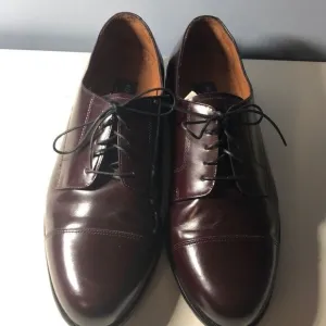 10W Men’s Bostonian Classics Burgundy Dress Shoes