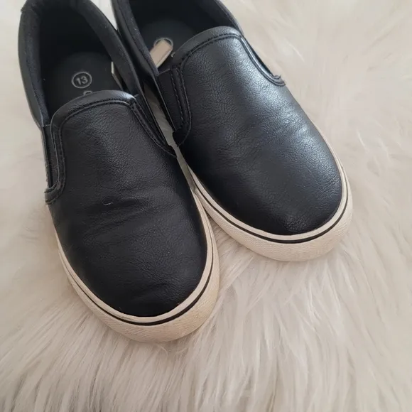 2/$$20 Cat and Jack Black Slip-on Sneakers 13