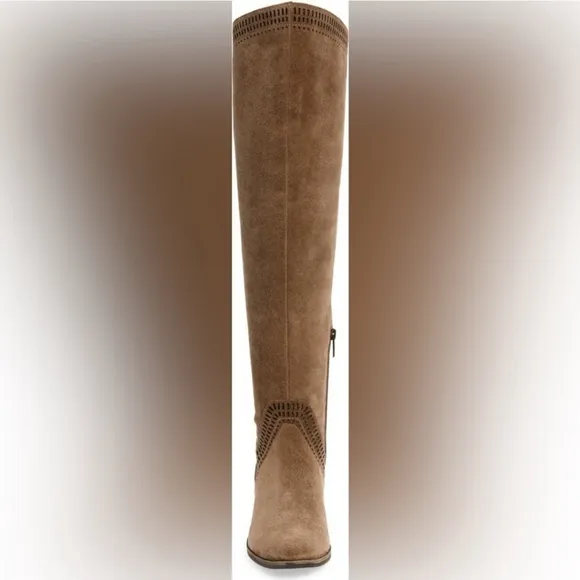 $240 RETAIL Vince Camuto Dark Brown Heeled Boots