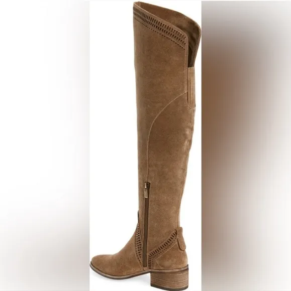 $240 RETAIL Vince Camuto Dark Brown Heeled Boots