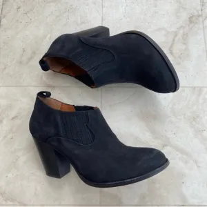 $278 Frye Ilana Shootie Western Black Suede Stack Heels Ankle Boots size 7.5