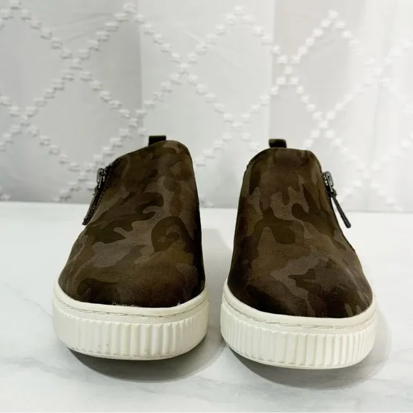 539. Soul Naturalizer Camouflage Slip-On Sneakers with White Soles Womens 9.5 M
