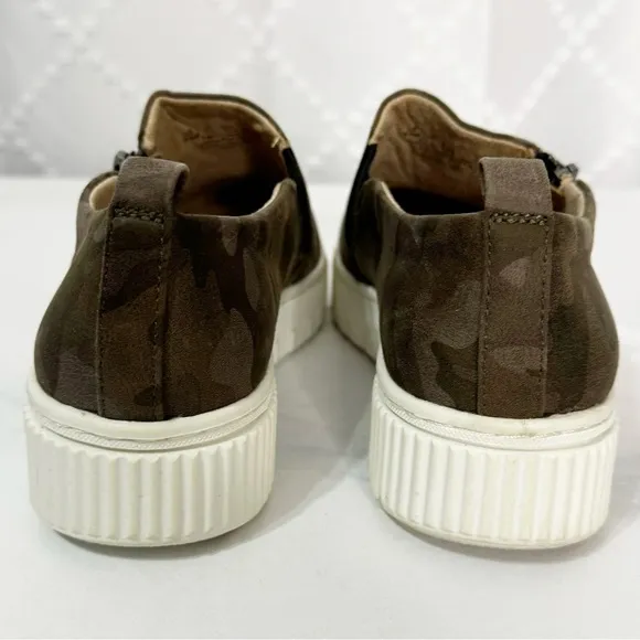 539. Soul Naturalizer Camouflage Slip-On Sneakers with White Soles Womens 9.5 M