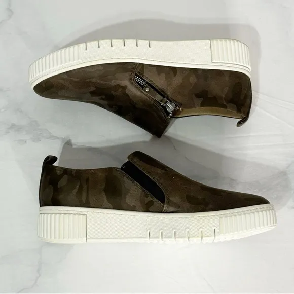 539. Soul Naturalizer Camouflage Slip-On Sneakers with White Soles Womens 9.5 M