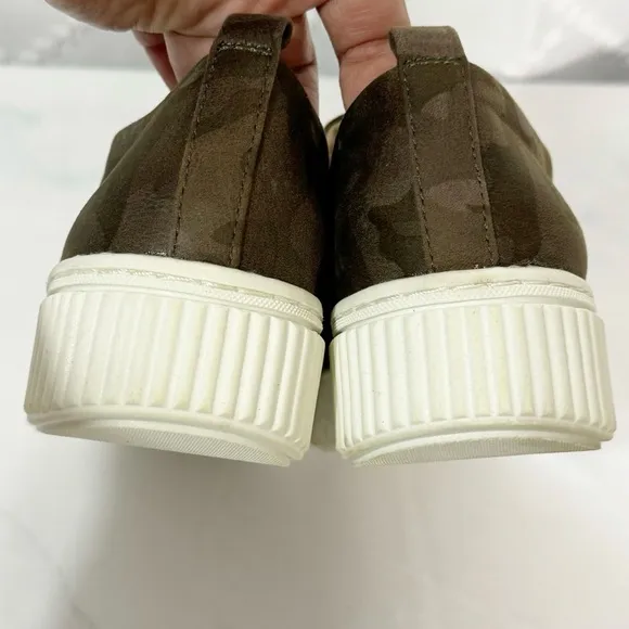 539. Soul Naturalizer Camouflage Slip-On Sneakers with White Soles Womens 9.5 M