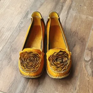 7/7.5 Spring Step L' Artiste Dezi Mustard Yellow Floral Detail Leather Flats