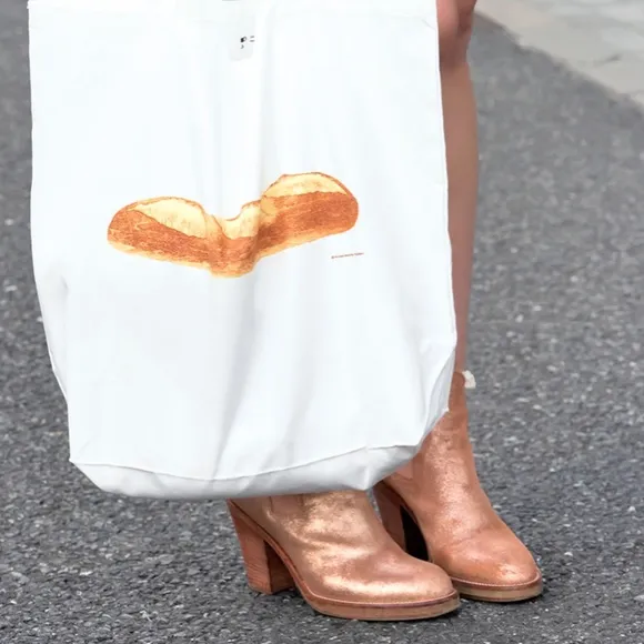 ACNE STUDIOS Rose Gold Metallic Chelsea Boots EUC/sz 37= US sz: 7