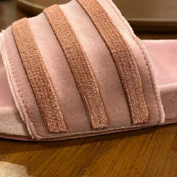Adidas Adilette slides sandals shoes raw pink new DB0159 Women’s sizes velvet