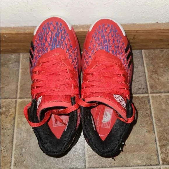Adidas Boy Sneakers EUC