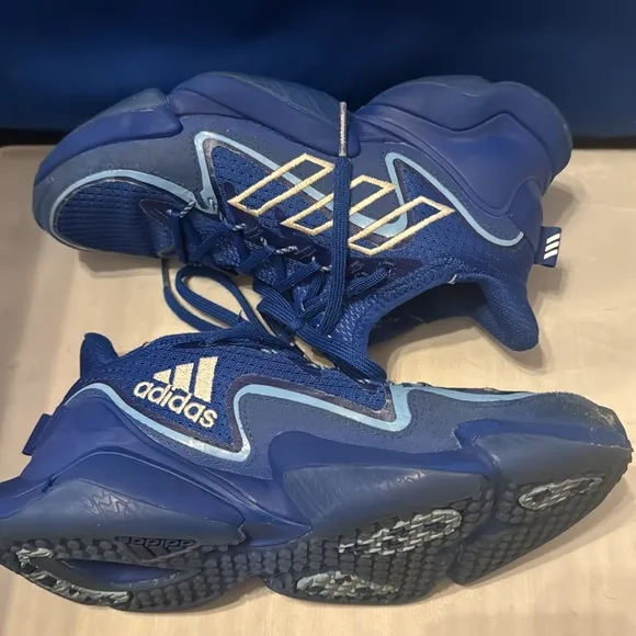 Adidas Boys size 5.0 Blue Athletic Sneakers