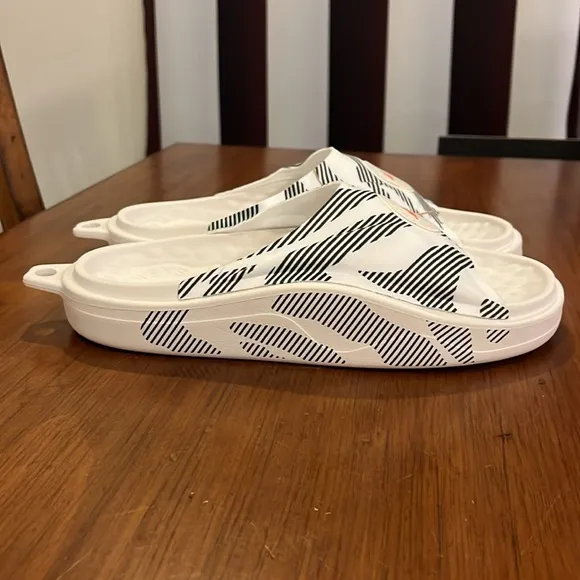 Adidas by Stella McCartney Slide Shoes Sandals new white black Womens Size 8