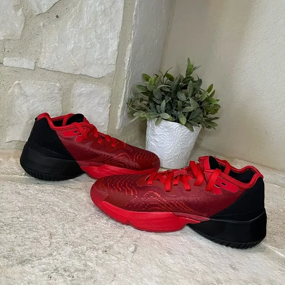 Adidas D.O.N. Issue 4 Red/Black sneakers sz 7