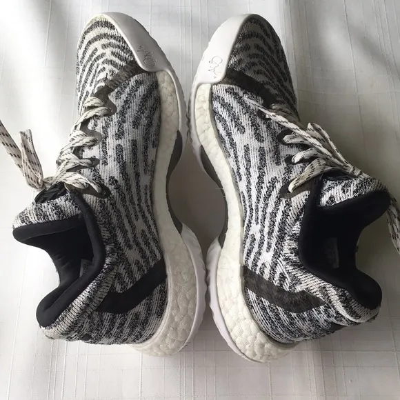 Adidas hardenZebra primeknit sneaker shoe NMD- R1