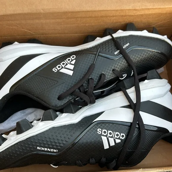 ADIDAS Men's Icon 7 Md Baseball Shoe cleats black size 10.5
