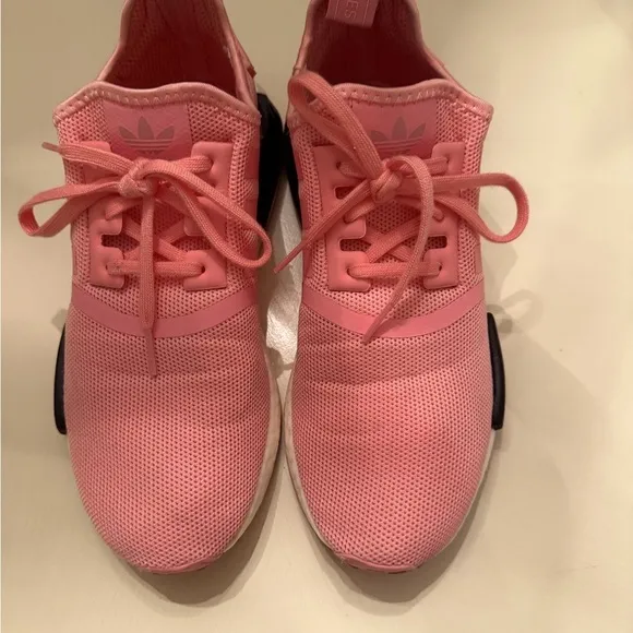 Adidas Pink 2018 NMD_R1 J 'Super Pop' sneakers, girls 6.5 (women’s 8).