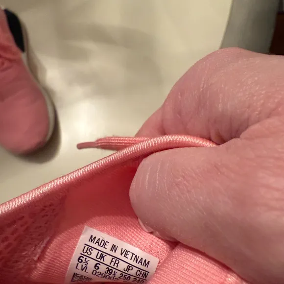 Adidas Pink 2018 NMD_R1 J 'Super Pop' sneakers, girls 6.5 (women’s 8).
