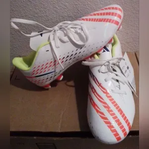 Adidas Predator Edge.4 FG Men’s Soccer Sneakers White/Yellow/Red Size 5.5 NWT”