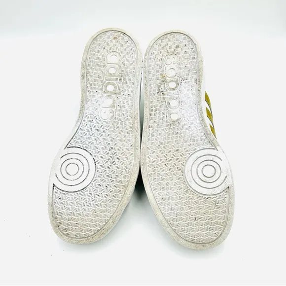 Adidas shoes Baseline K sneakers white and gold men size 7 women size 8.5