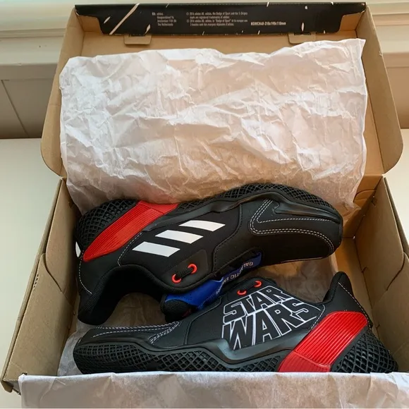 ADIDAS STAR WARS 4UTURE RUNNER SHOES