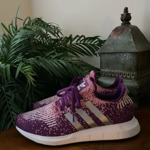 Adidas Swift Run Glory Purple Sneakers