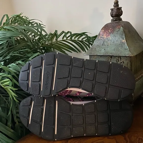 Adidas Swift Run Glory Purple Sneakers