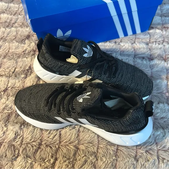ADIDAS Swift Run Sneakers