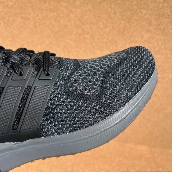 Adidas ubounce Black and Gray Sneakers men’s size 9