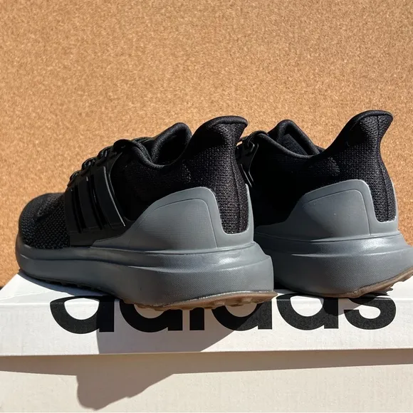 Adidas ubounce Black and Gray Sneakers men’s size 9