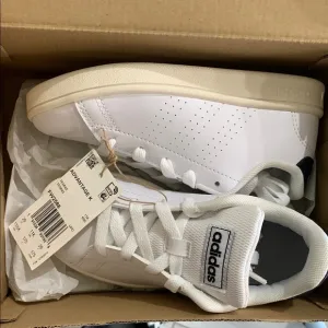 Adidas White Advantage Sneakers Kids sz 11.5