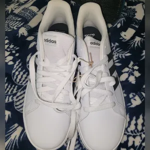 Adidas White Sneakers with Black Stripes Size 5 New With Tags